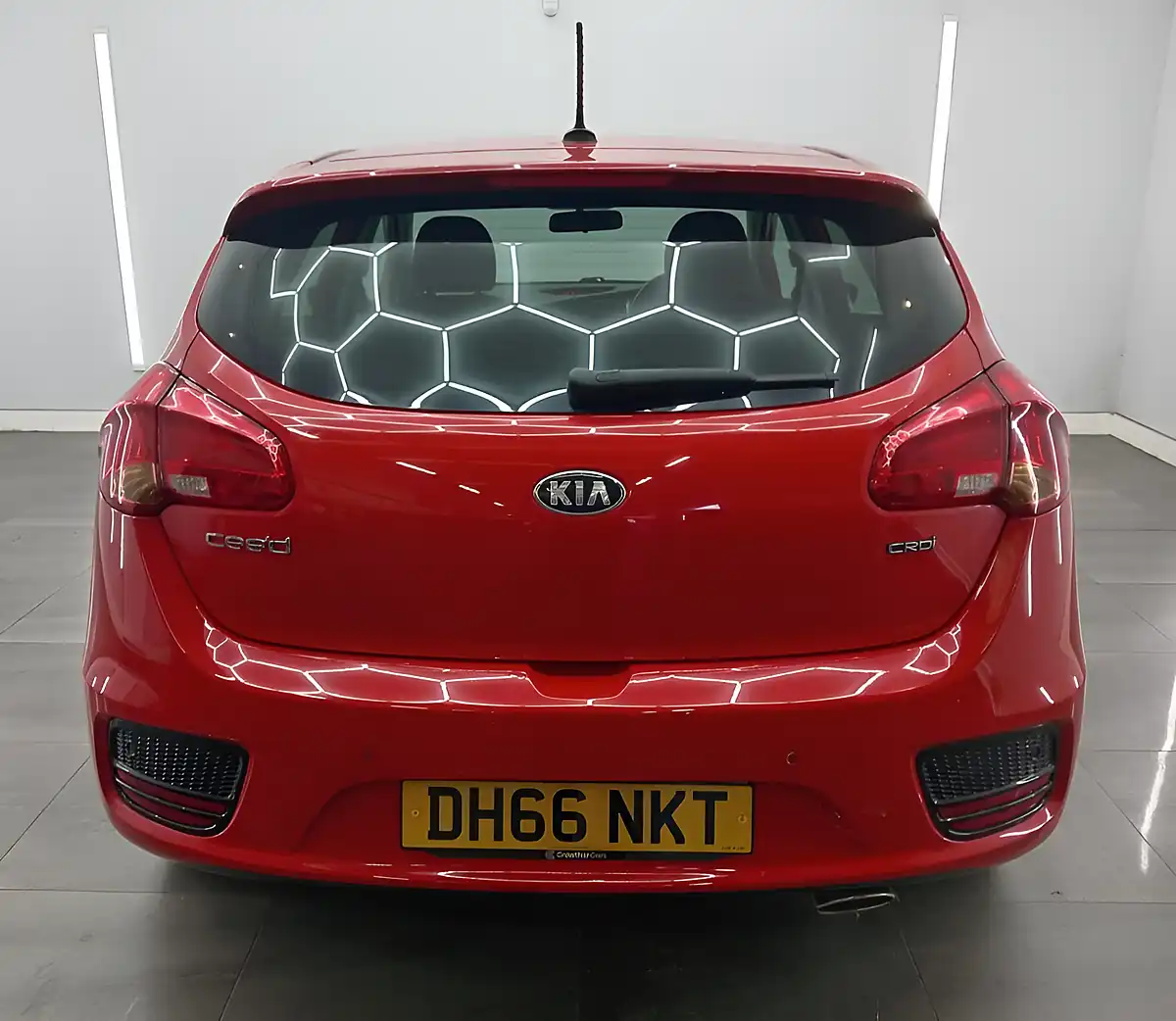 Used 2017 Kia Ceed SR7 Red - Interior and Exterior details 7