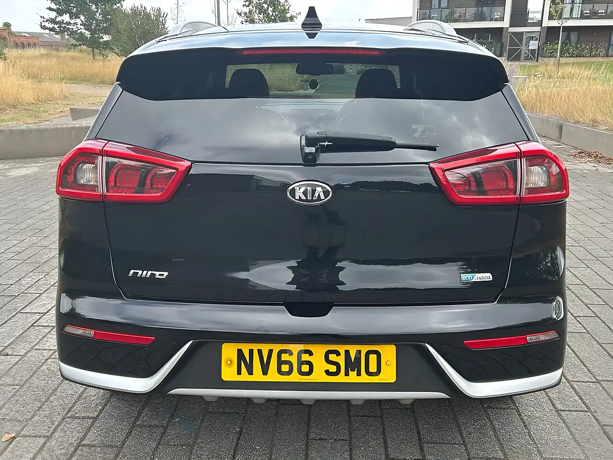 Used 2017 Kia Niro 2 Black - Interior and Exterior details 10