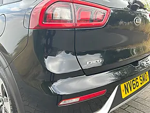 Used 2017 Kia Niro 2 Black - Interior and Exterior details 11