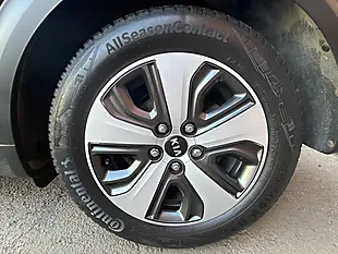 Used 2017 Kia Niro 2 Black - Interior and Exterior details 20