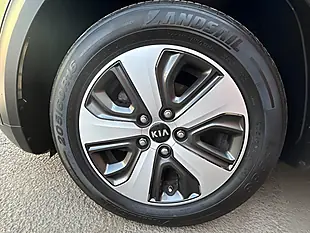 Used 2017 Kia Niro 2 Black - Interior and Exterior details 4