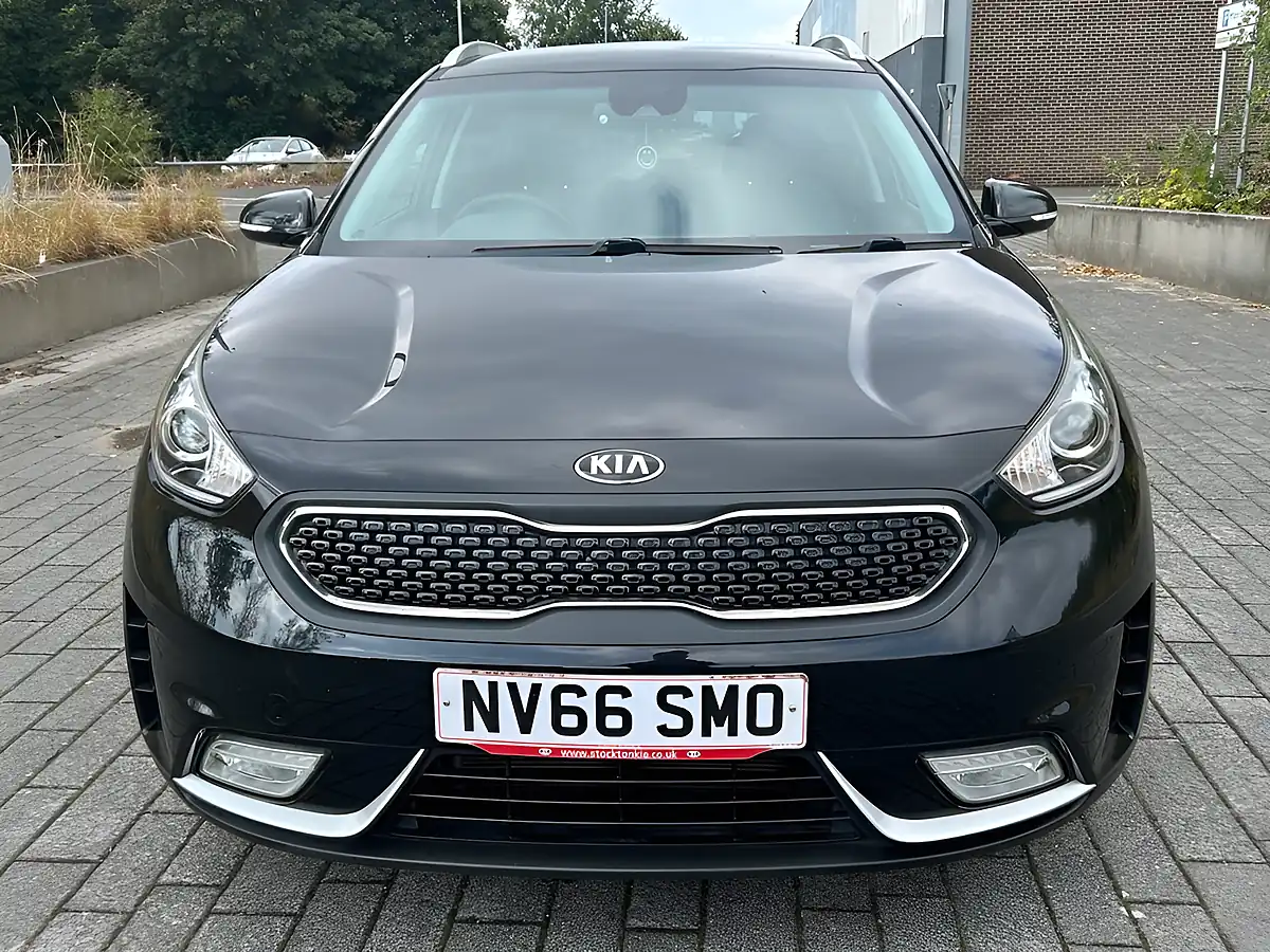 Used 2017 Kia Niro 2 Black - Interior and Exterior details 6