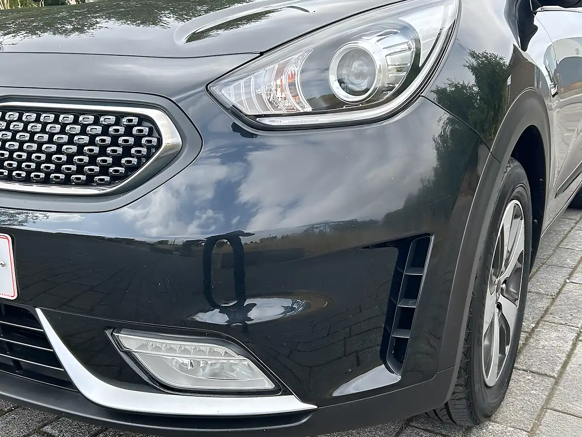 Used 2017 Kia Niro 2 Black - Interior and Exterior details 7