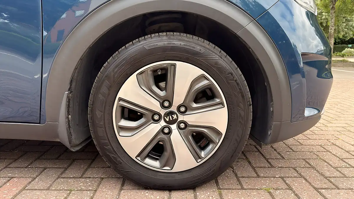 Used 2017 Kia Niro Gdi 2 Blue - Interior and Exterior details 11