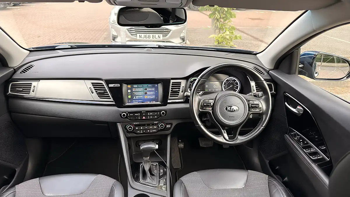 Used 2017 Kia Niro Gdi 2 Blue - Interior and Exterior details 12