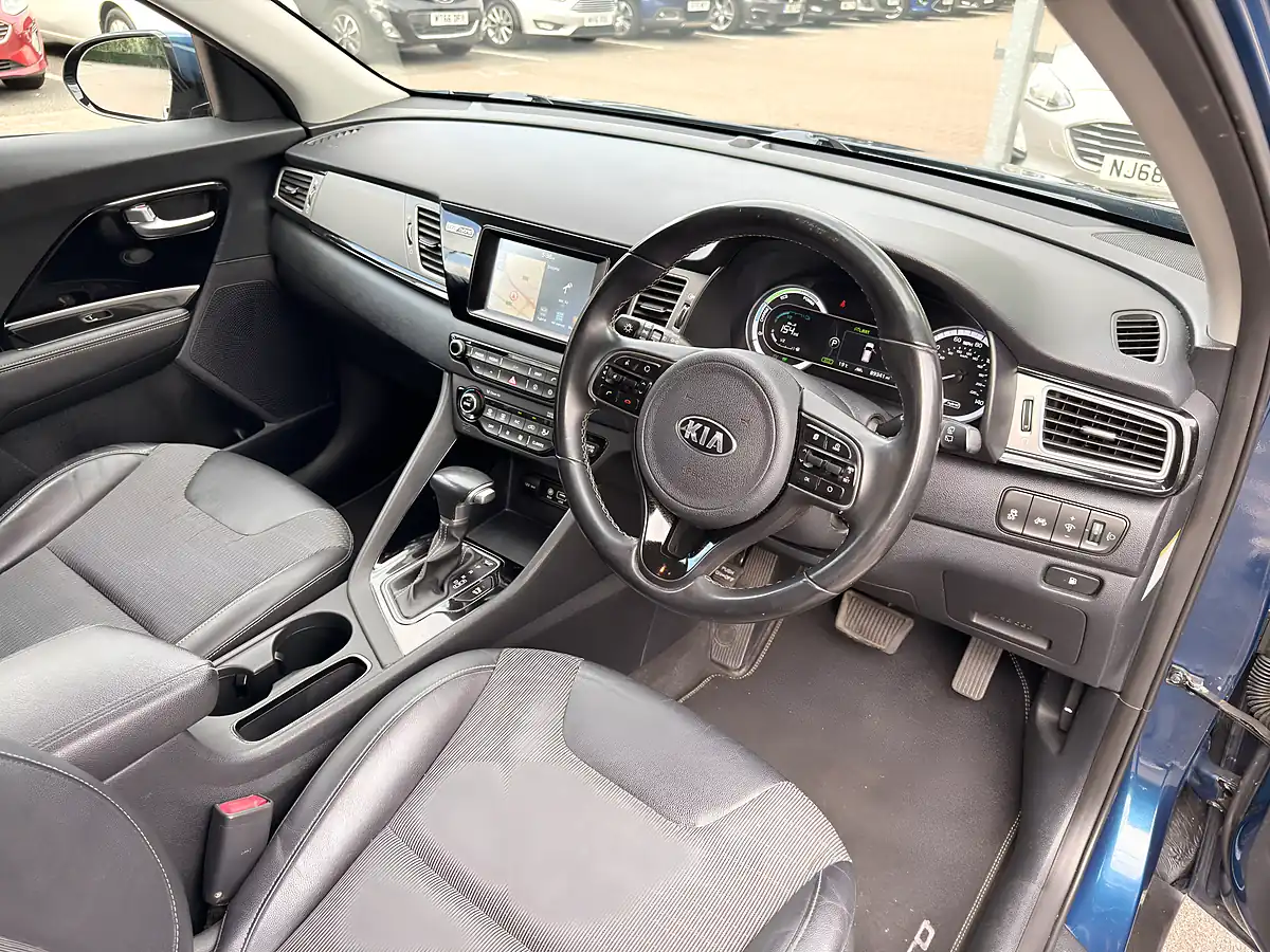 Used 2017 Kia Niro Gdi 2 Blue - Interior and Exterior details 18
