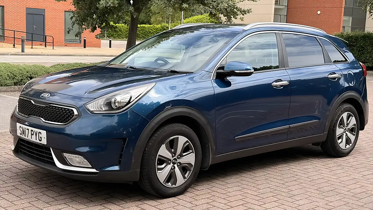 Used 2017 Kia Niro Gdi 2 Blue - Interior and Exterior details 3