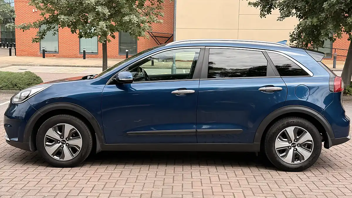 Used 2017 Kia Niro Gdi 2 Blue - Interior and Exterior details 4