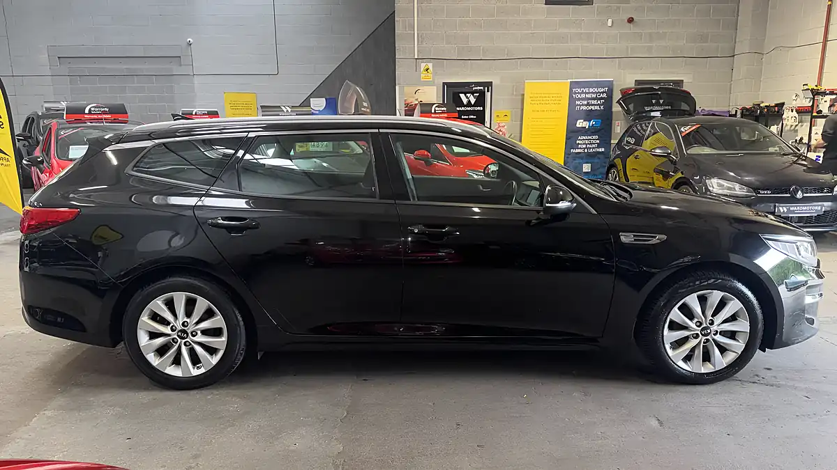Used 2017 Kia Optima 2 Black - Interior and Exterior details 8