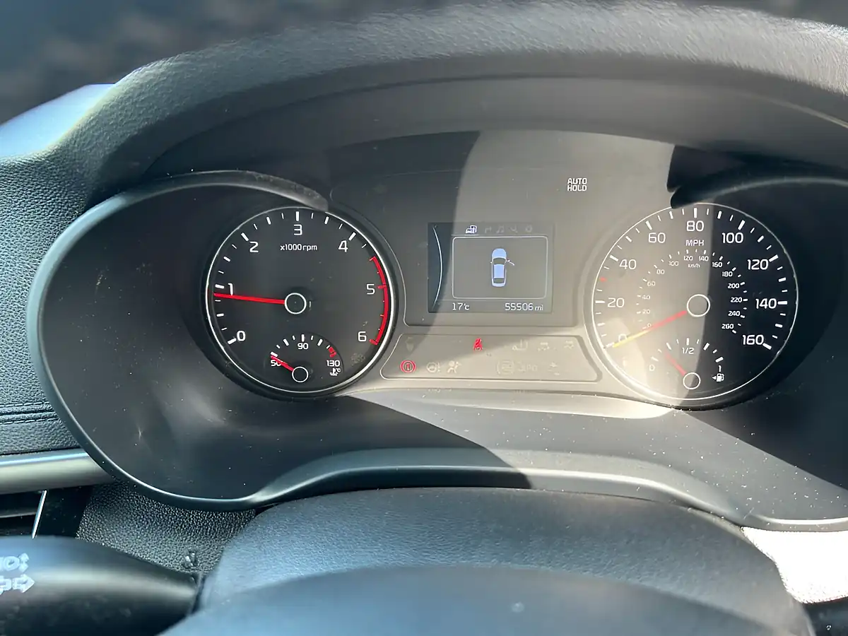 Used 2017 Kia Optima 2 Silver - Interior and Exterior details 10