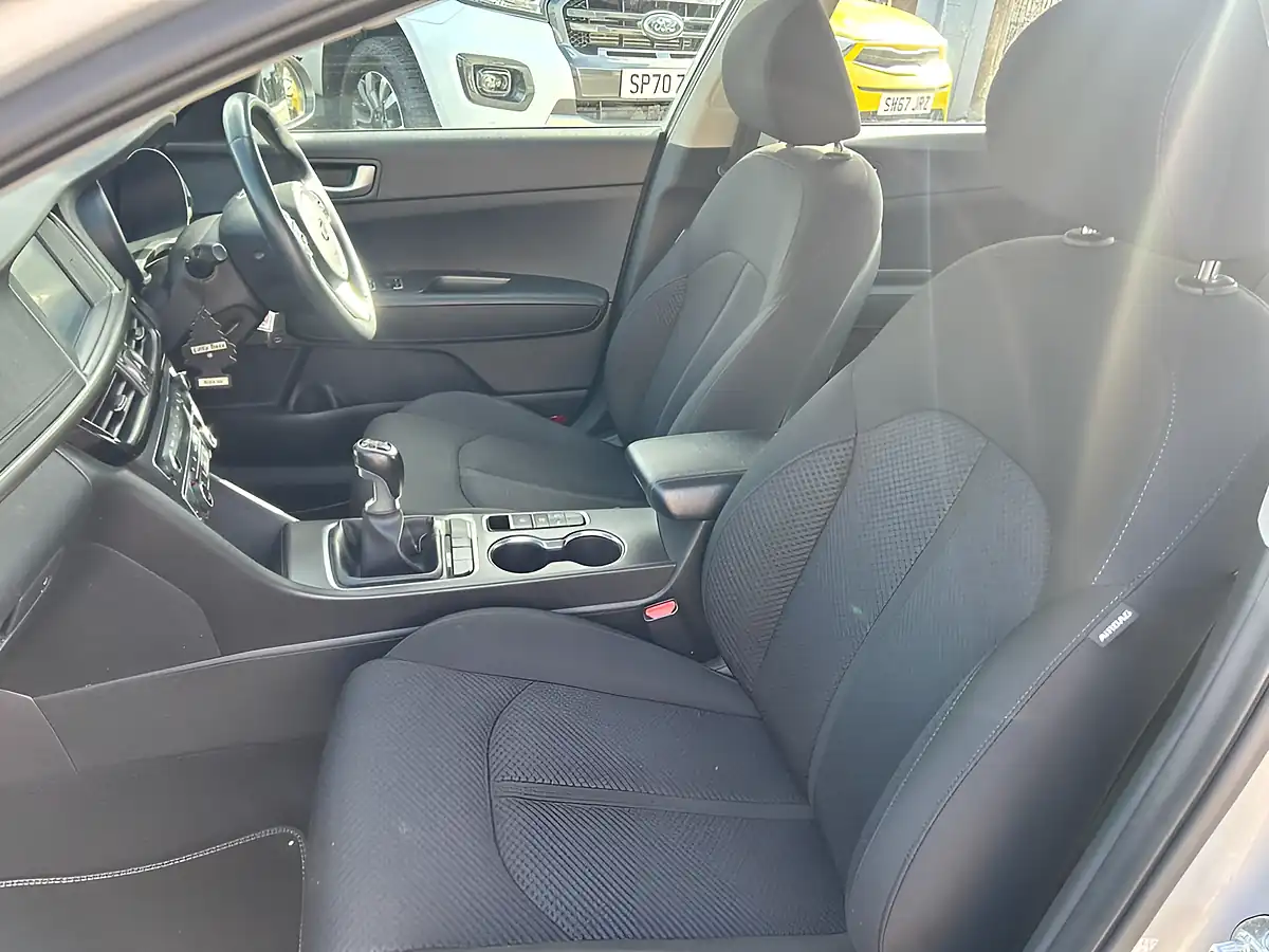Used 2017 Kia Optima 2 Silver - Interior and Exterior details 12