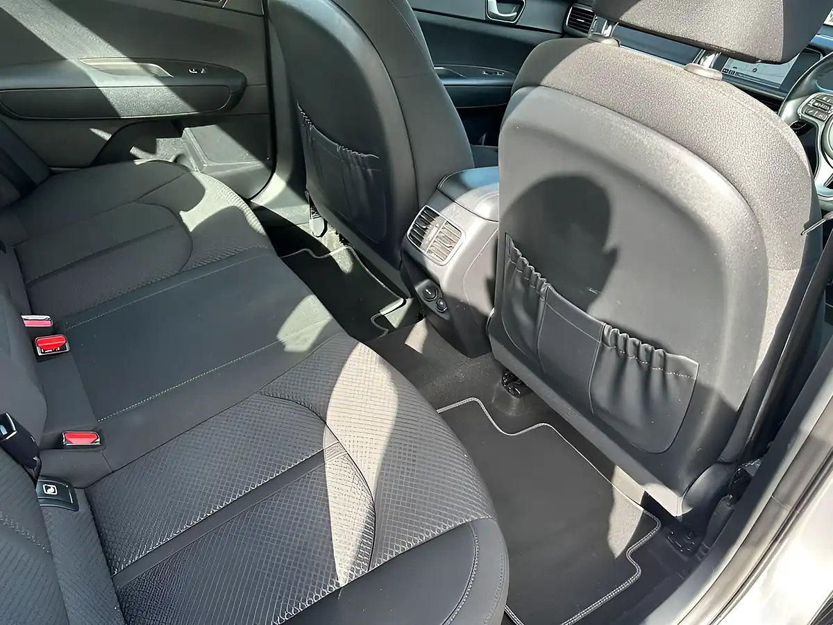 Used 2017 Kia Optima 2 Silver - Interior and Exterior details 14