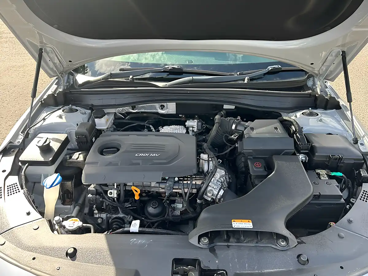 Used 2017 Kia Optima 2 Silver - Interior and Exterior details 18