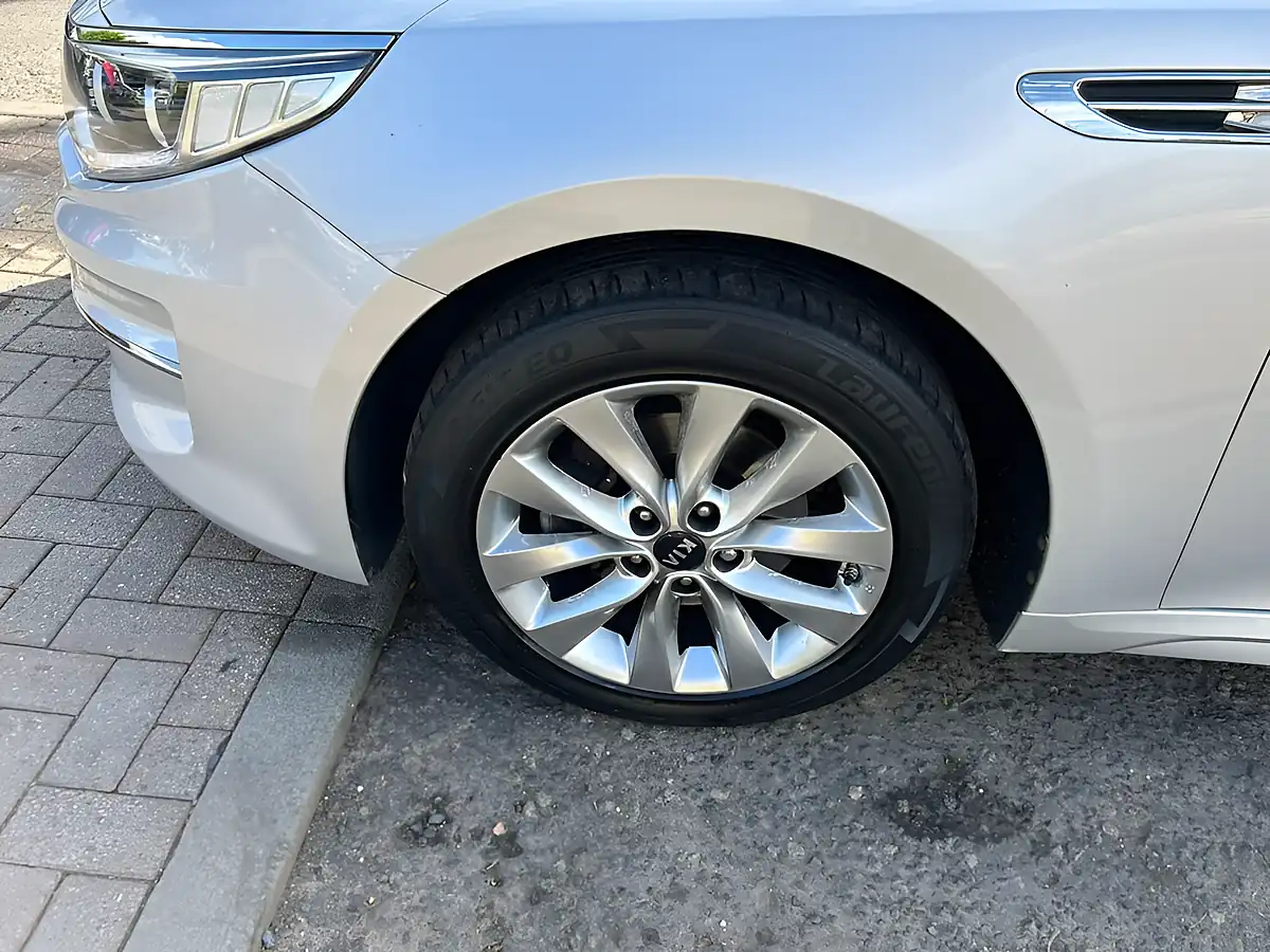 Used 2017 Kia Optima 2 Silver - Interior and Exterior details 19