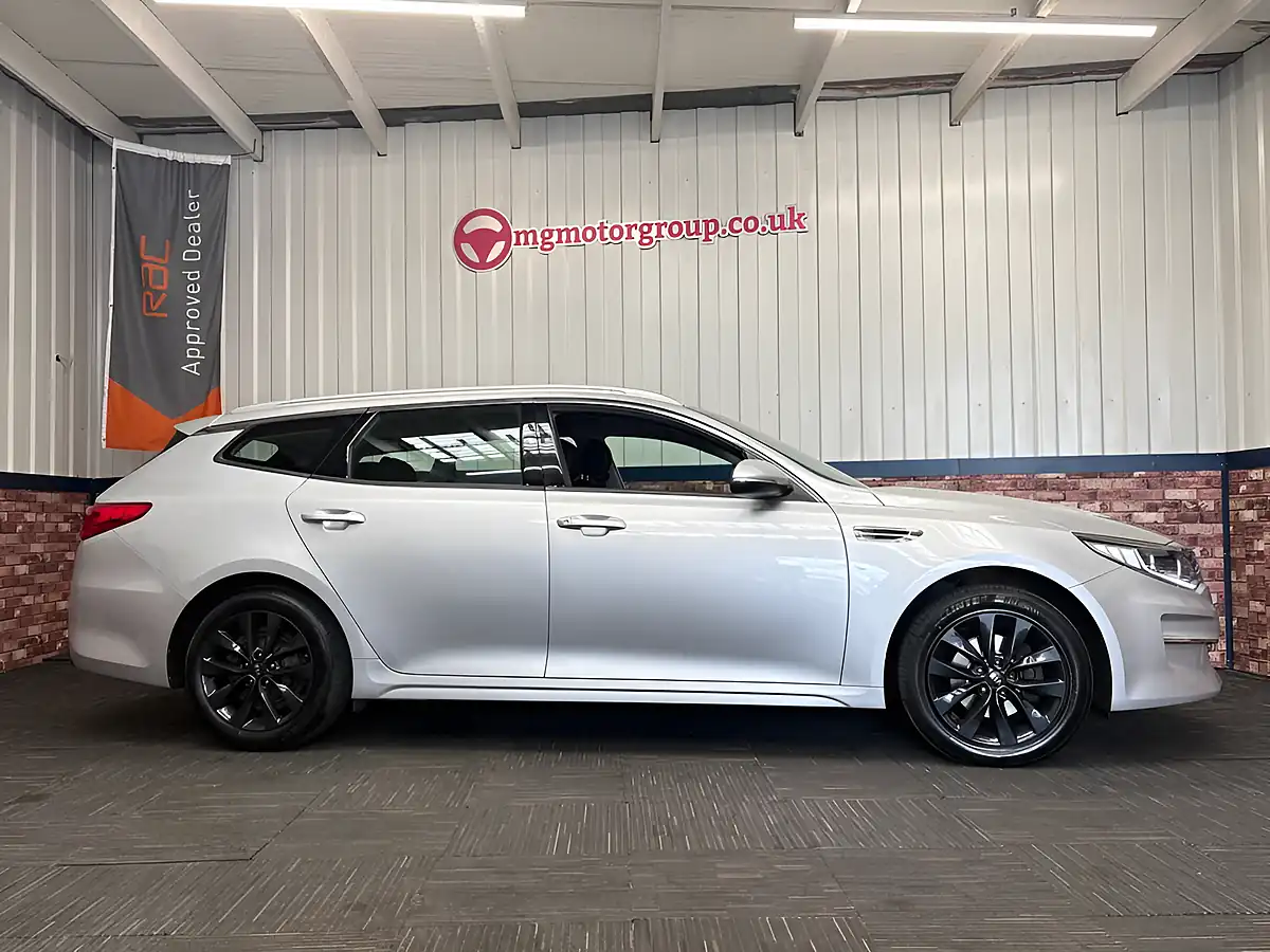 Used 2017 Kia Optima 2 Sportswagon Satin Silver - Interior and Exterior details 8