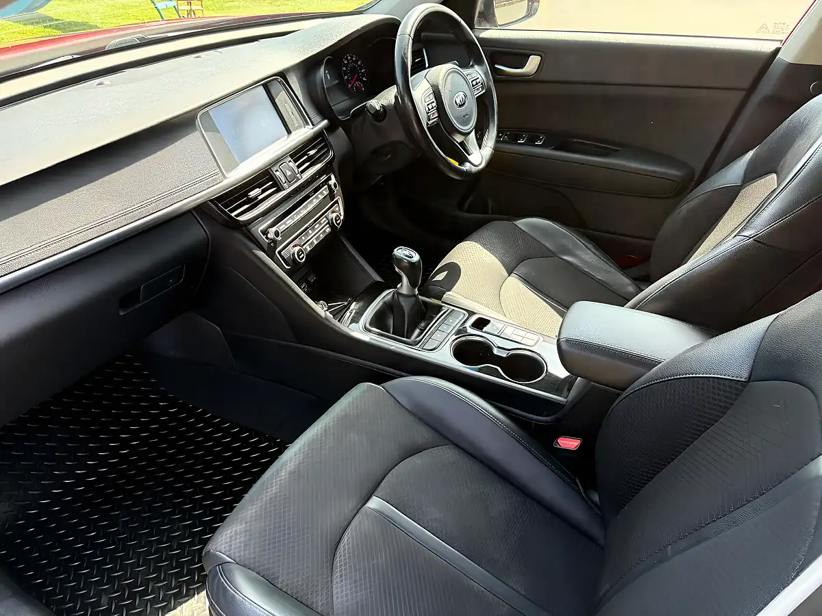 Used 2017 Kia Optima 3 Sportswagon Red - Interior and Exterior details 18