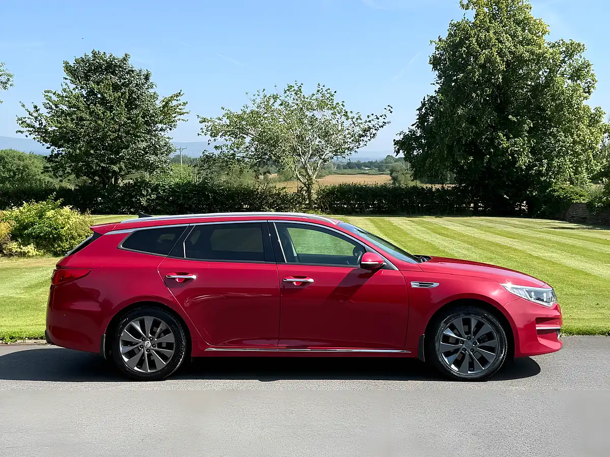 Used 2017 Kia Optima 3 Sportswagon Red - Interior and Exterior details 4