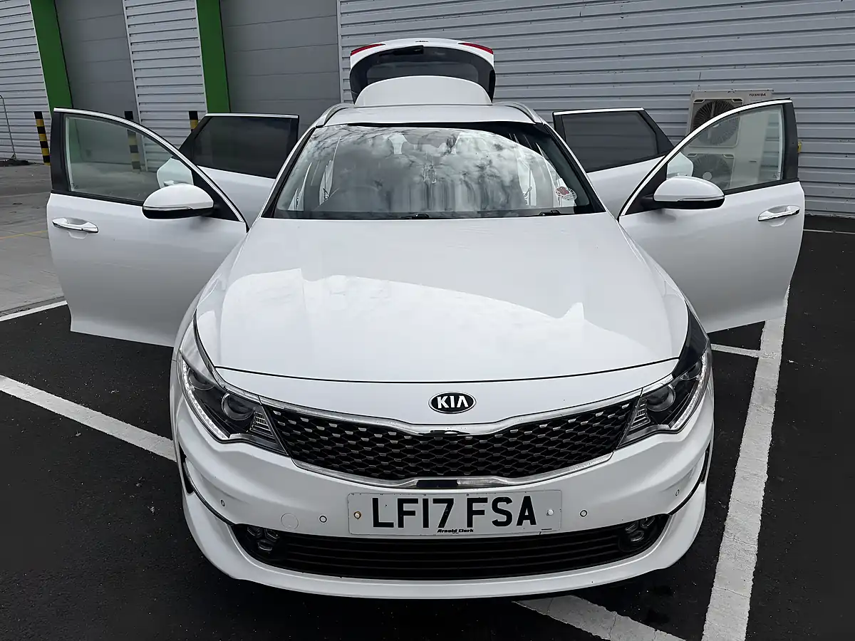 Used 2017 Kia Optima 3 White - Interior and Exterior details 10