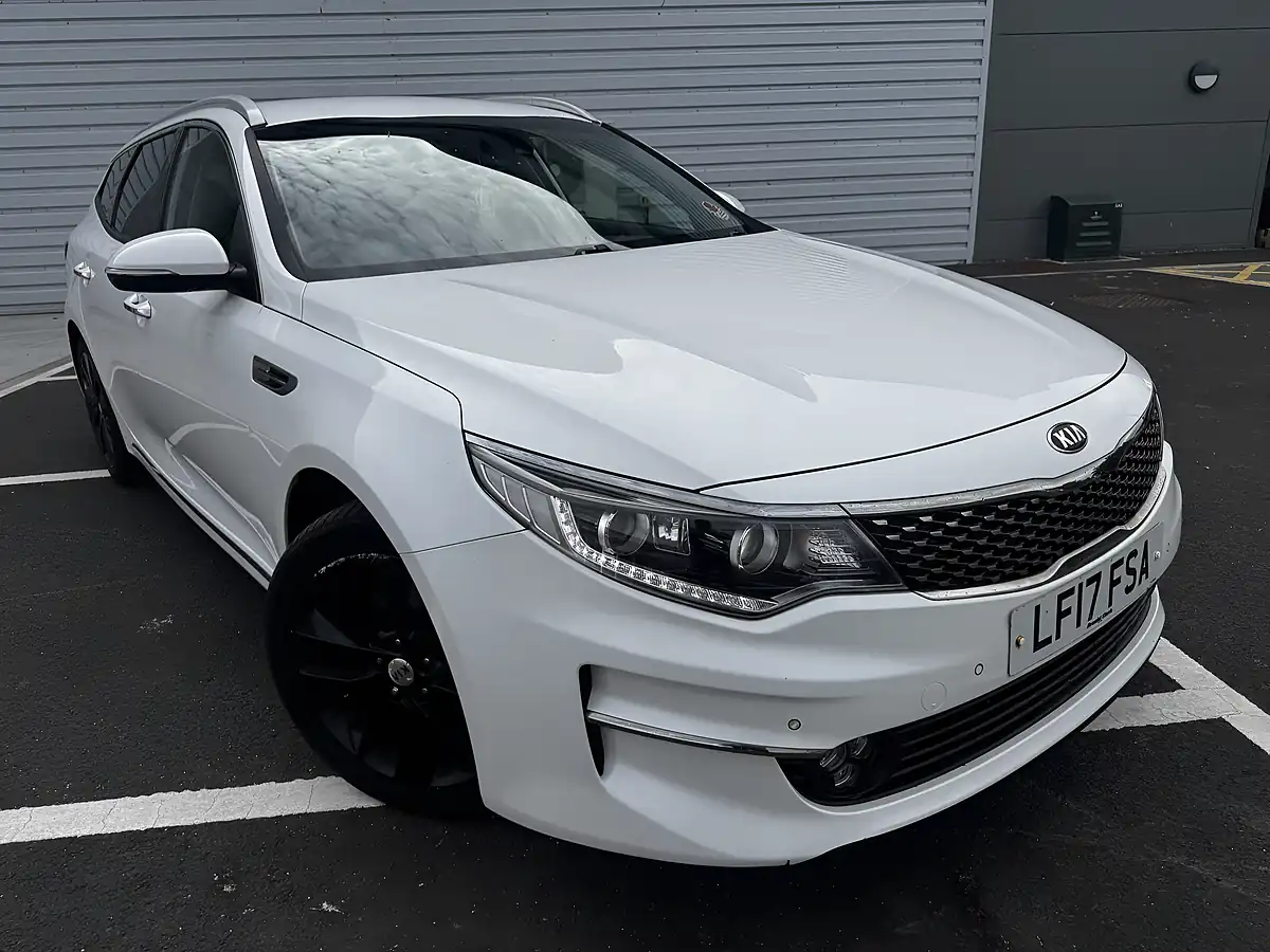 Used 2017 Kia Optima 3 White - Interior and Exterior details 3