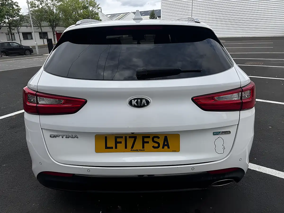 Used 2017 Kia Optima 3 White - Interior and Exterior details 9