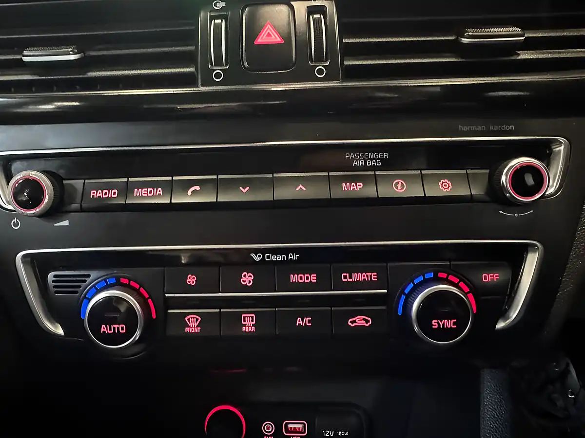 Used 2017 Kia Optima 3 White - Interior and Exterior details 11