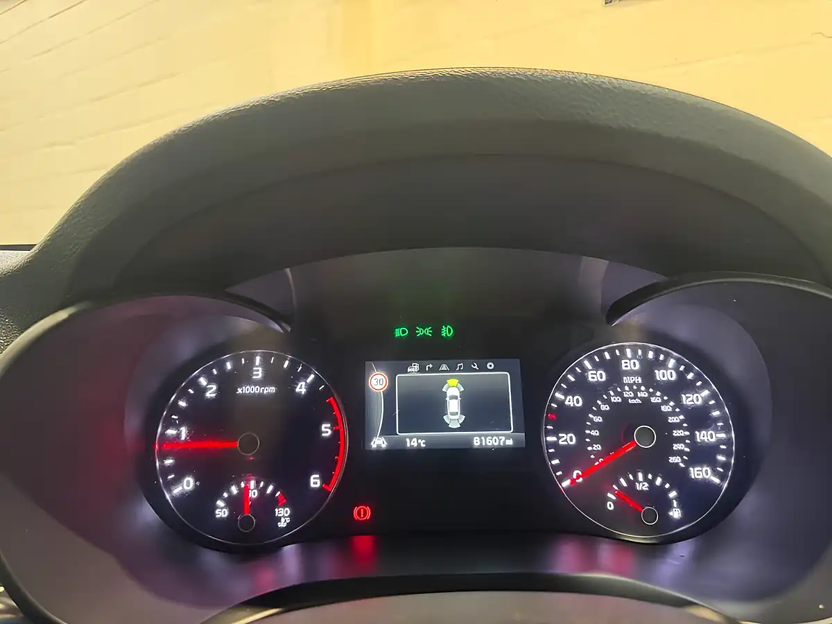 Used 2017 Kia Optima 3 White - Interior and Exterior details 12