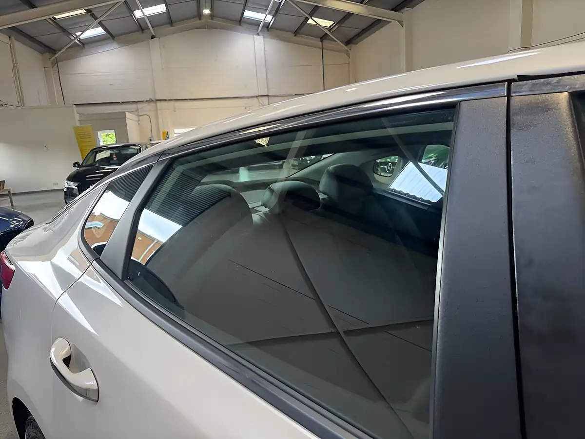 Used 2017 Kia Optima 3 White - Interior and Exterior details 16
