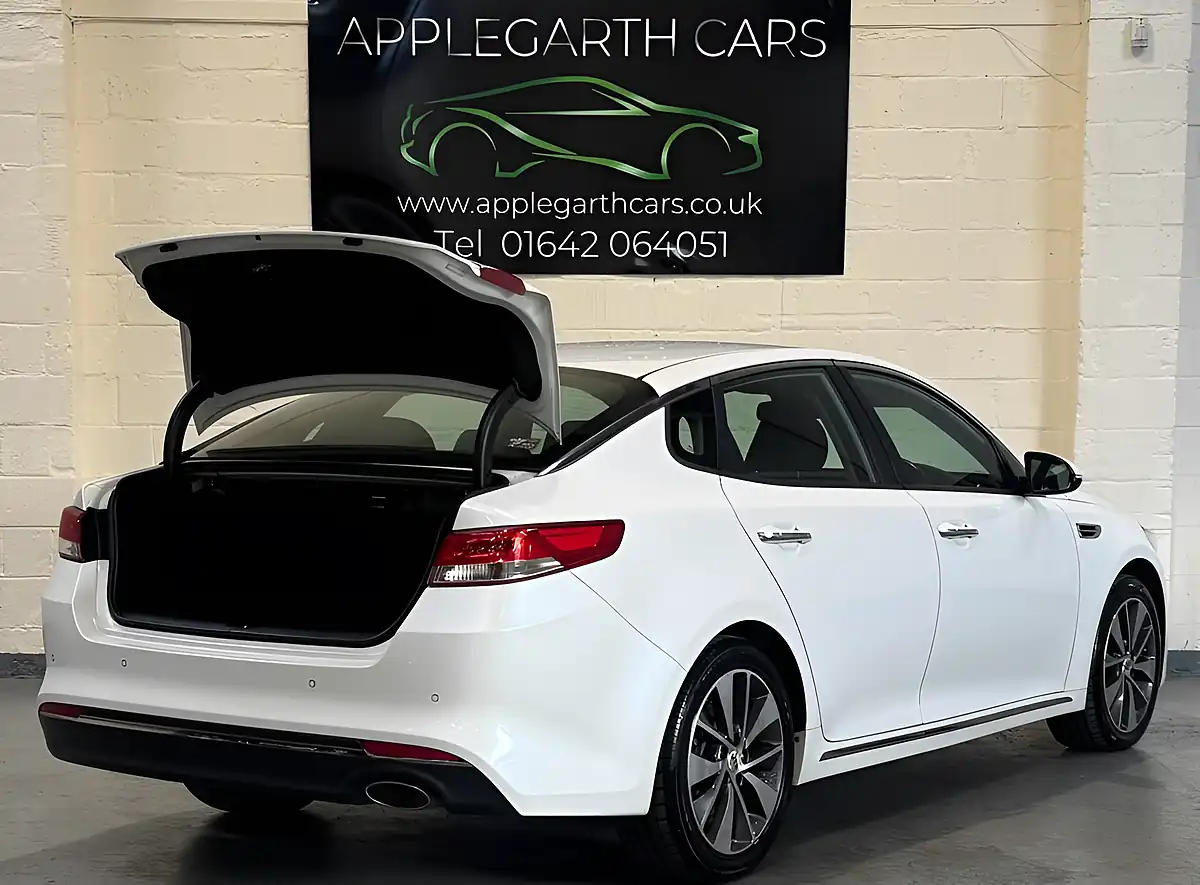 Used 2017 Kia Optima 3 White - Interior and Exterior details 4