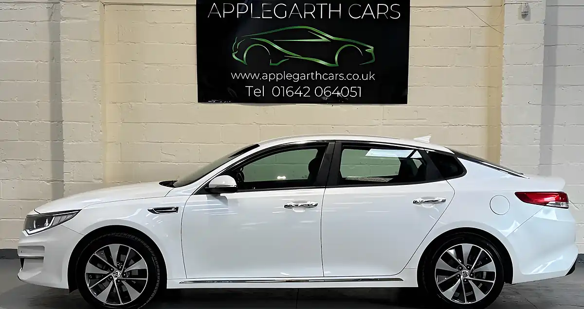 Used 2017 Kia Optima 3 White - Interior and Exterior details 6