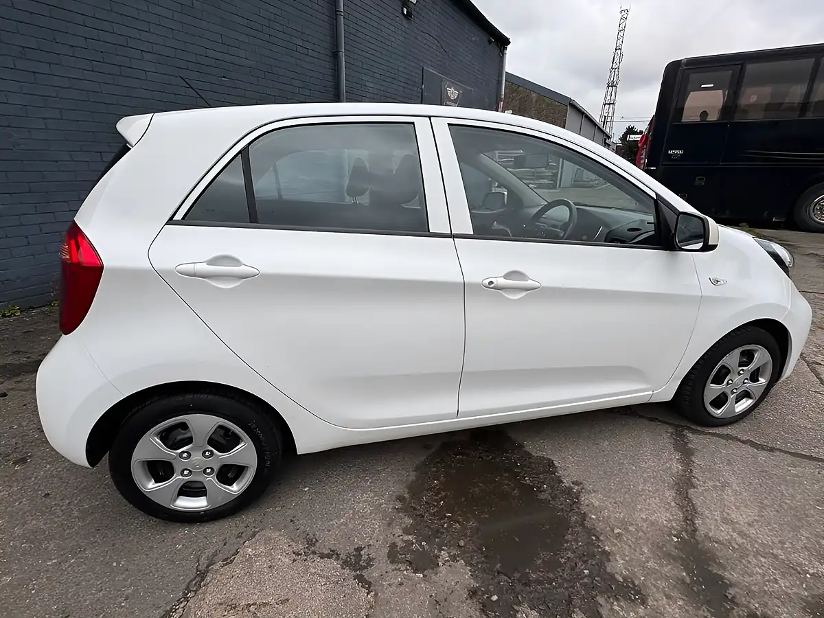 Used 2017 Kia Picanto 1 Air White - Interior and Exterior details 11