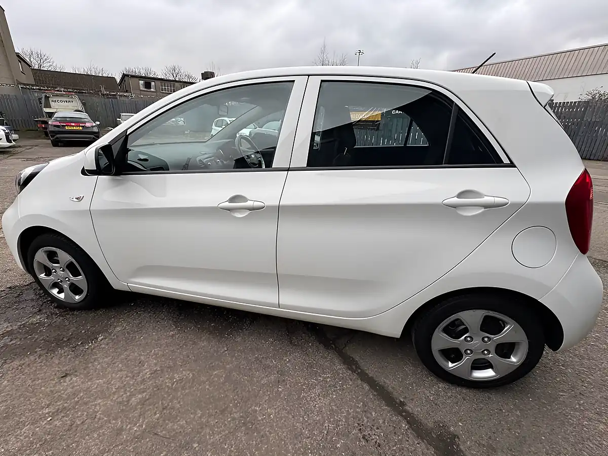 Used 2017 Kia Picanto 1 Air White - Interior and Exterior details 16