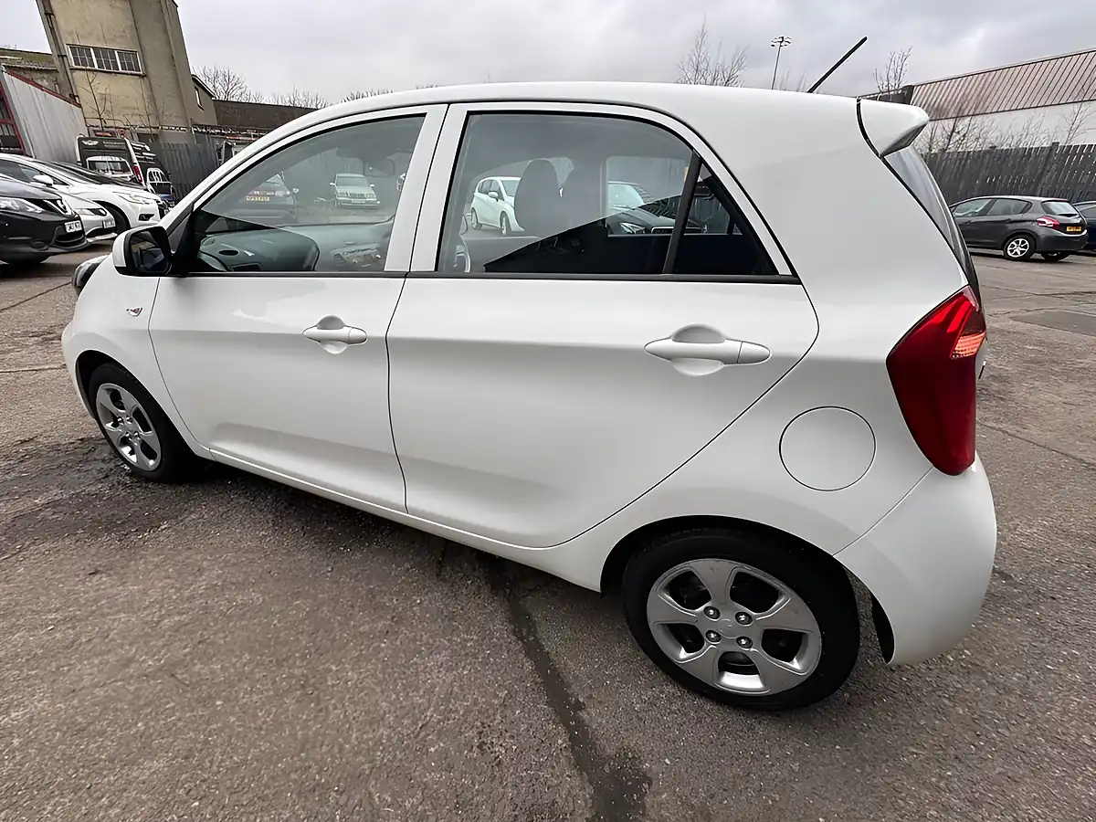 Used 2017 Kia Picanto 1 Air White - Interior and Exterior details 17