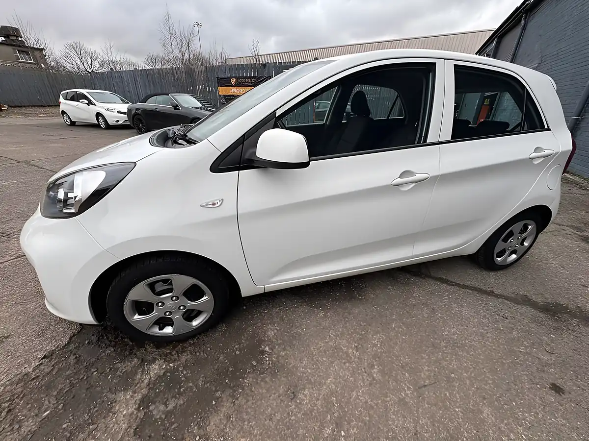 Used 2017 Kia Picanto 1 Air White - Interior and Exterior details 19