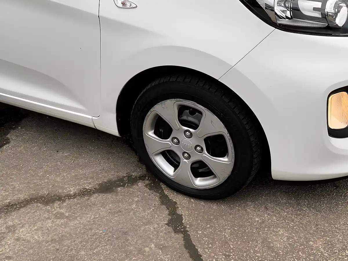 Used 2017 Kia Picanto 1 Air White - Interior and Exterior details 8