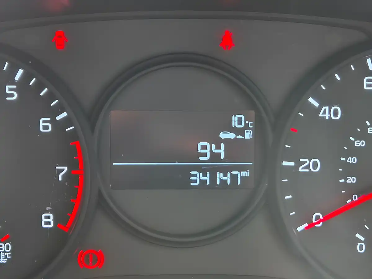 Used 2017 Kia Picanto 1 Red - Interior and Exterior details 11