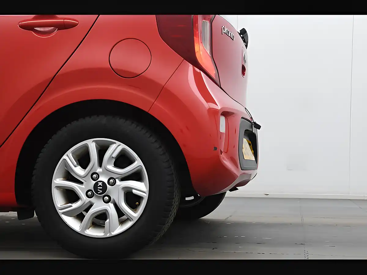 Used 2017 Kia Picanto 2 Chilli Red - Interior and Exterior details 12