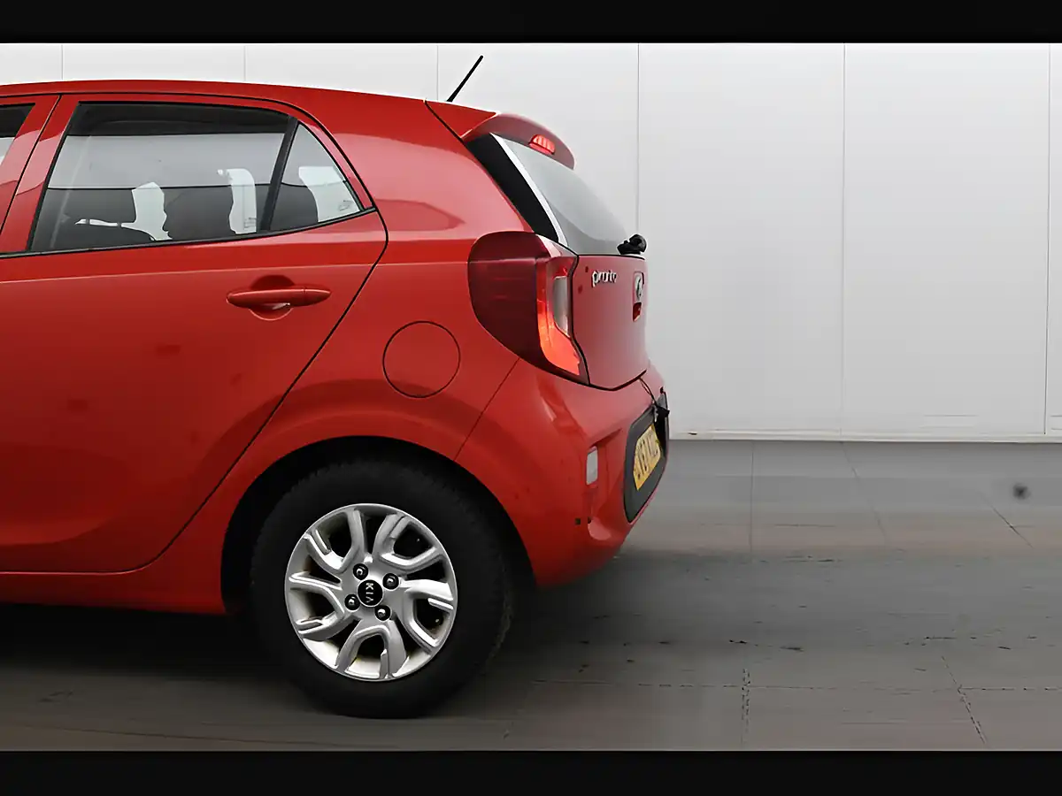 Used 2017 Kia Picanto 2 Chilli Red - Interior and Exterior details 13