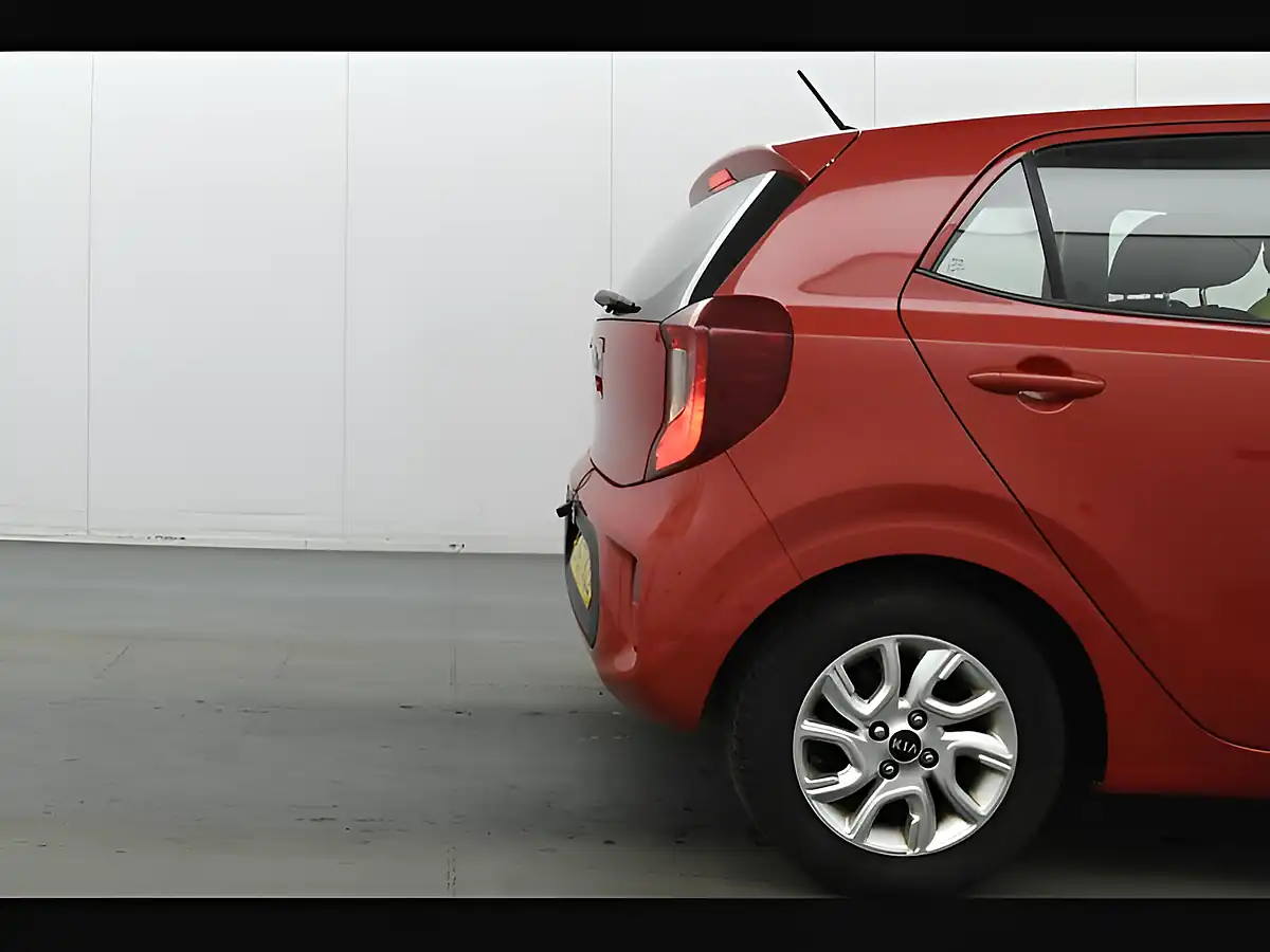 Used 2017 Kia Picanto 2 Chilli Red - Interior and Exterior details 18