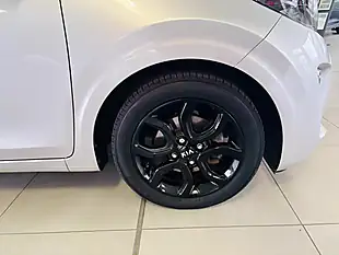 Used 2017 Kia Picanto 3 Silver - Interior and Exterior details 11