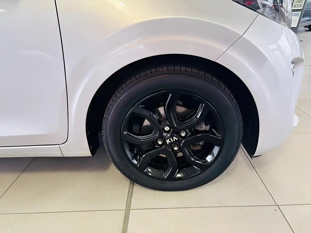 Used 2017 Kia Picanto 3 Silver - Interior and Exterior details 11