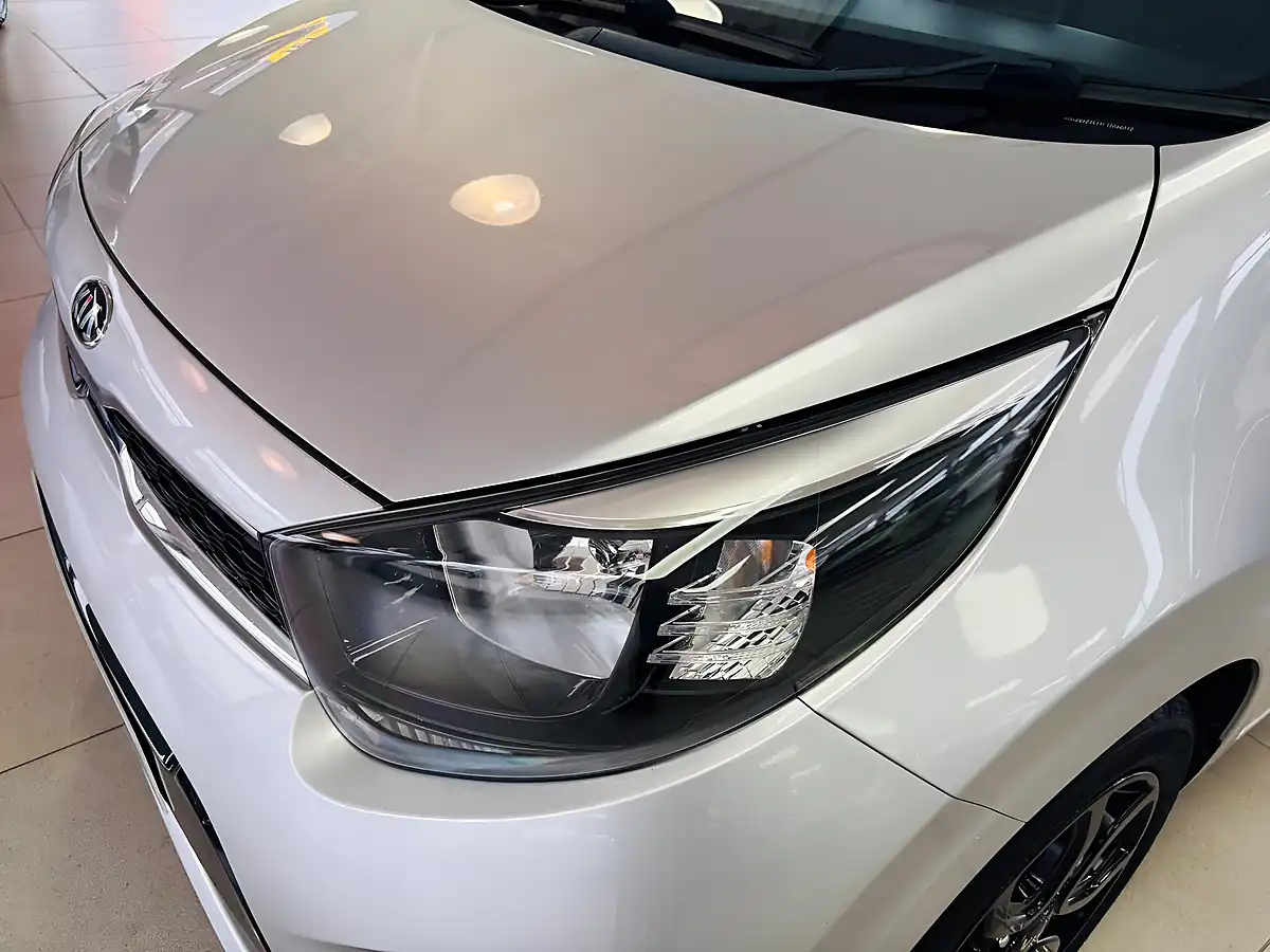 Used 2017 Kia Picanto 3 Silver - Interior and Exterior details 16