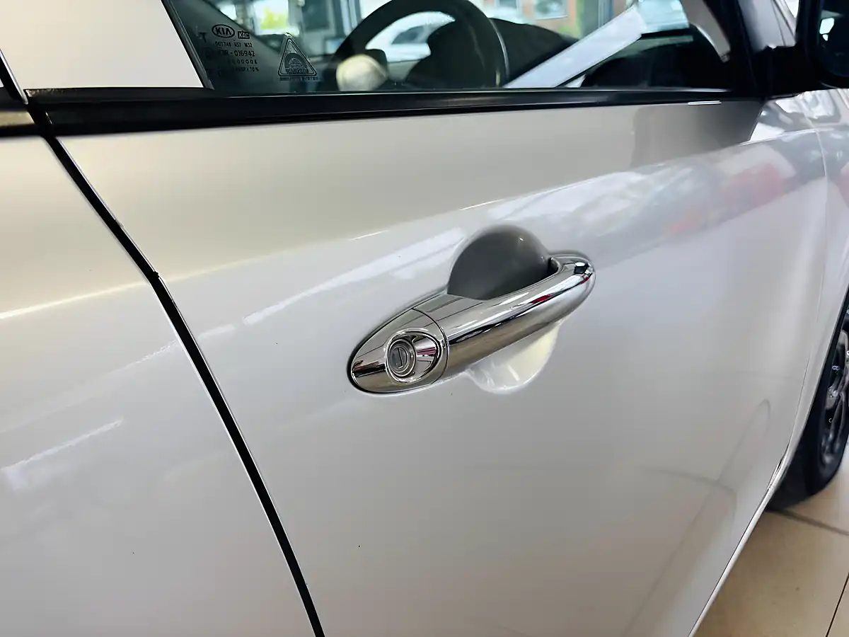 Used 2017 Kia Picanto 3 Silver - Interior and Exterior details 9