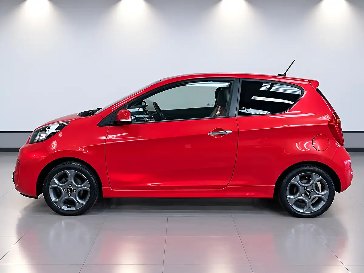Used 2017 Kia Picanto Chilli Red - Interior and Exterior details 12
