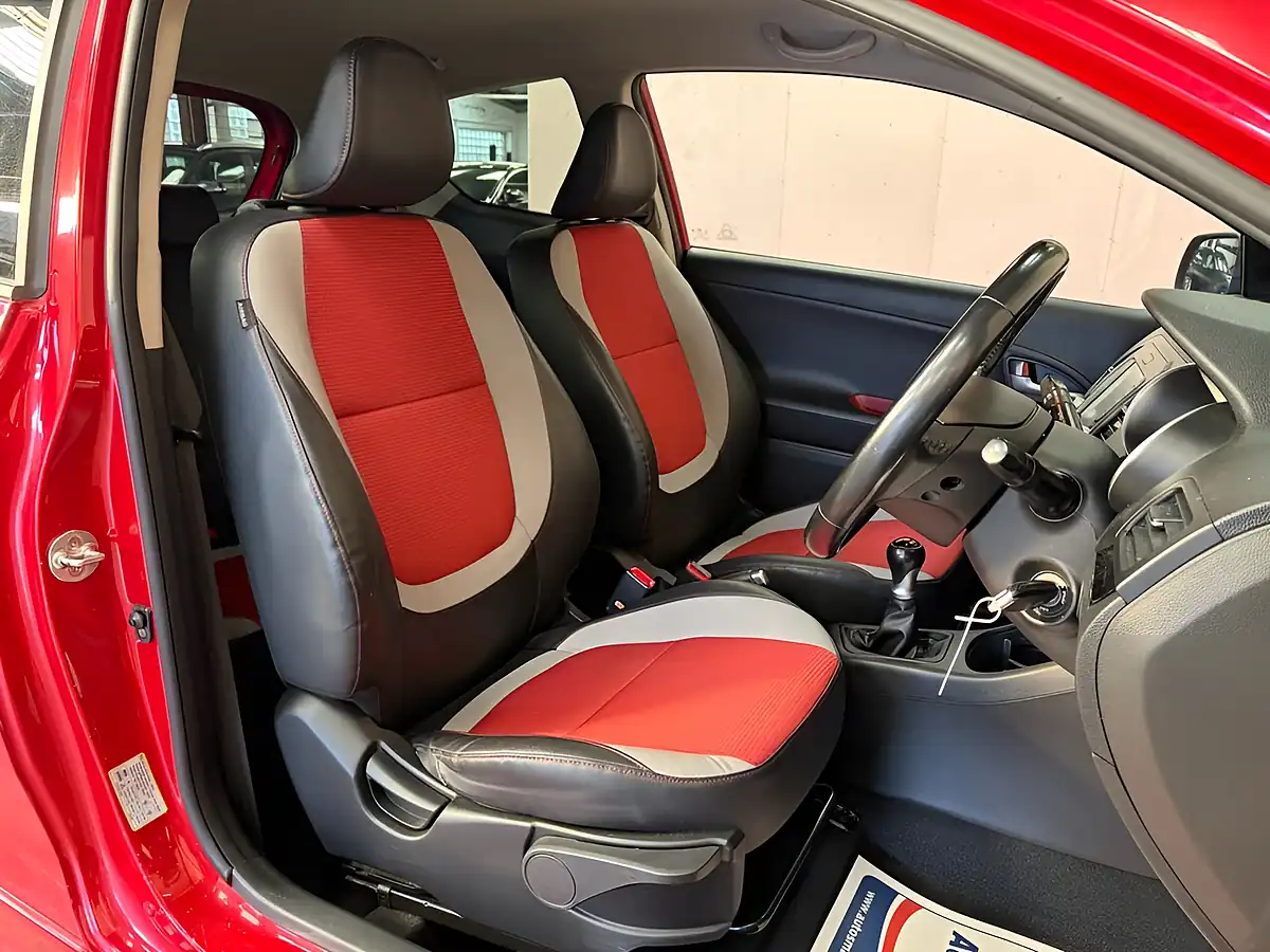 Used 2017 Kia Picanto Chilli Red - Interior and Exterior details 13