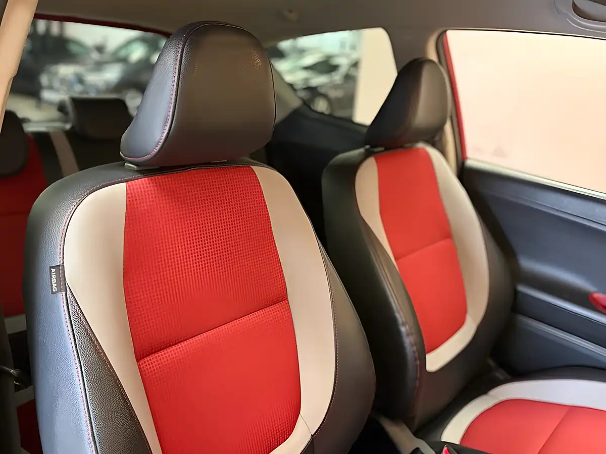 Used 2017 Kia Picanto Chilli Red - Interior and Exterior details 14