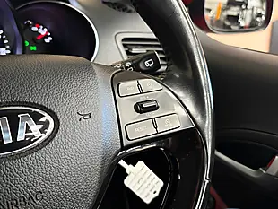 Used 2017 Kia Picanto Chilli Red - Interior and Exterior details 8