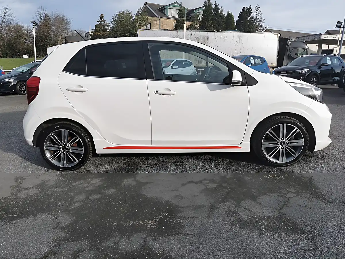Used 2017 Kia Picanto GT-Line Clear White - Interior and Exterior details 8