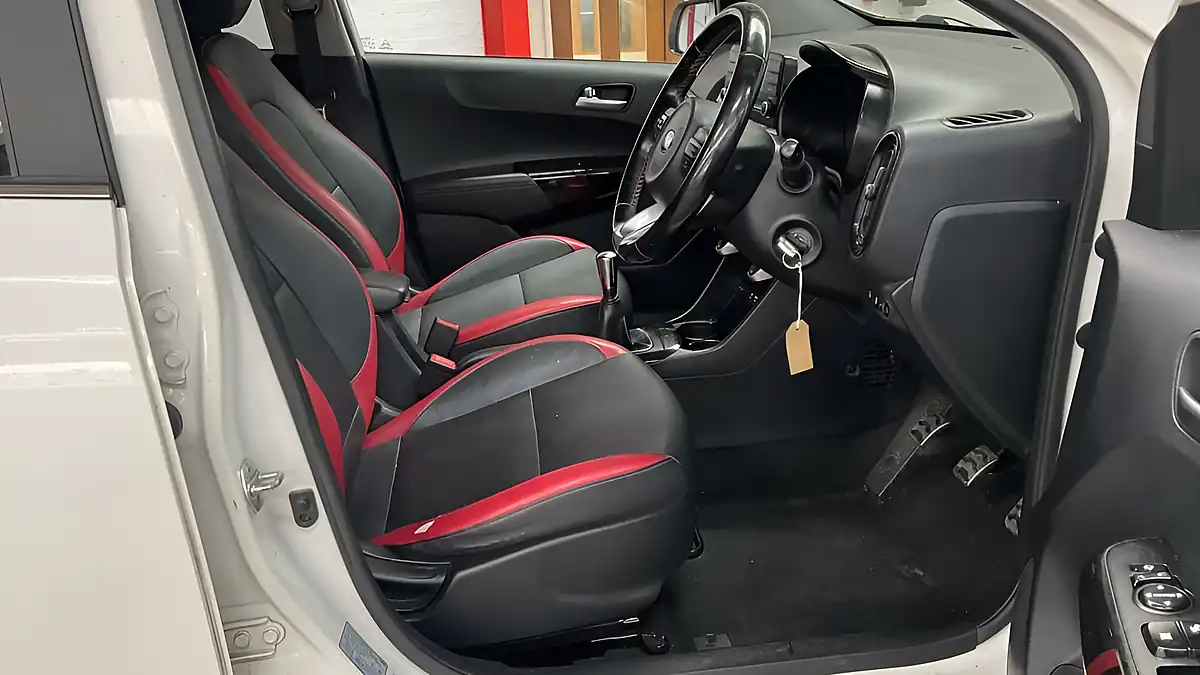 Used 2017 Kia Picanto GT-Line White - Interior and Exterior details 16