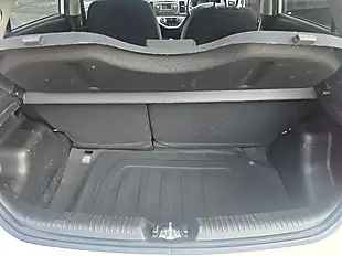 Used 2017 Kia Picanto Se White - Interior and Exterior details 19