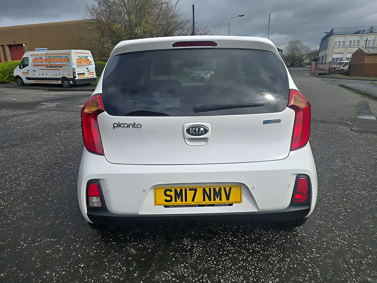 Used 2017 Kia Picanto Se White - Interior and Exterior details 9